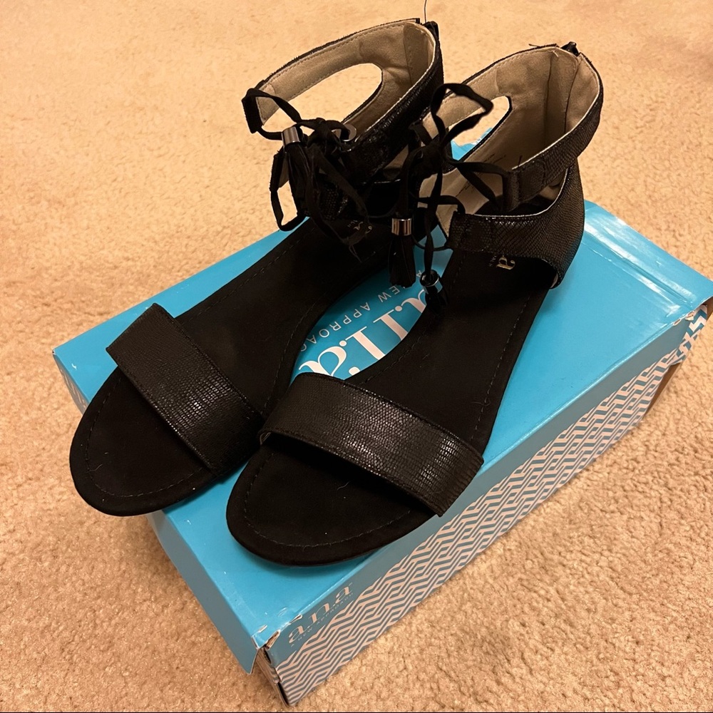 A.n.a. Dillion sandal - nwt and box